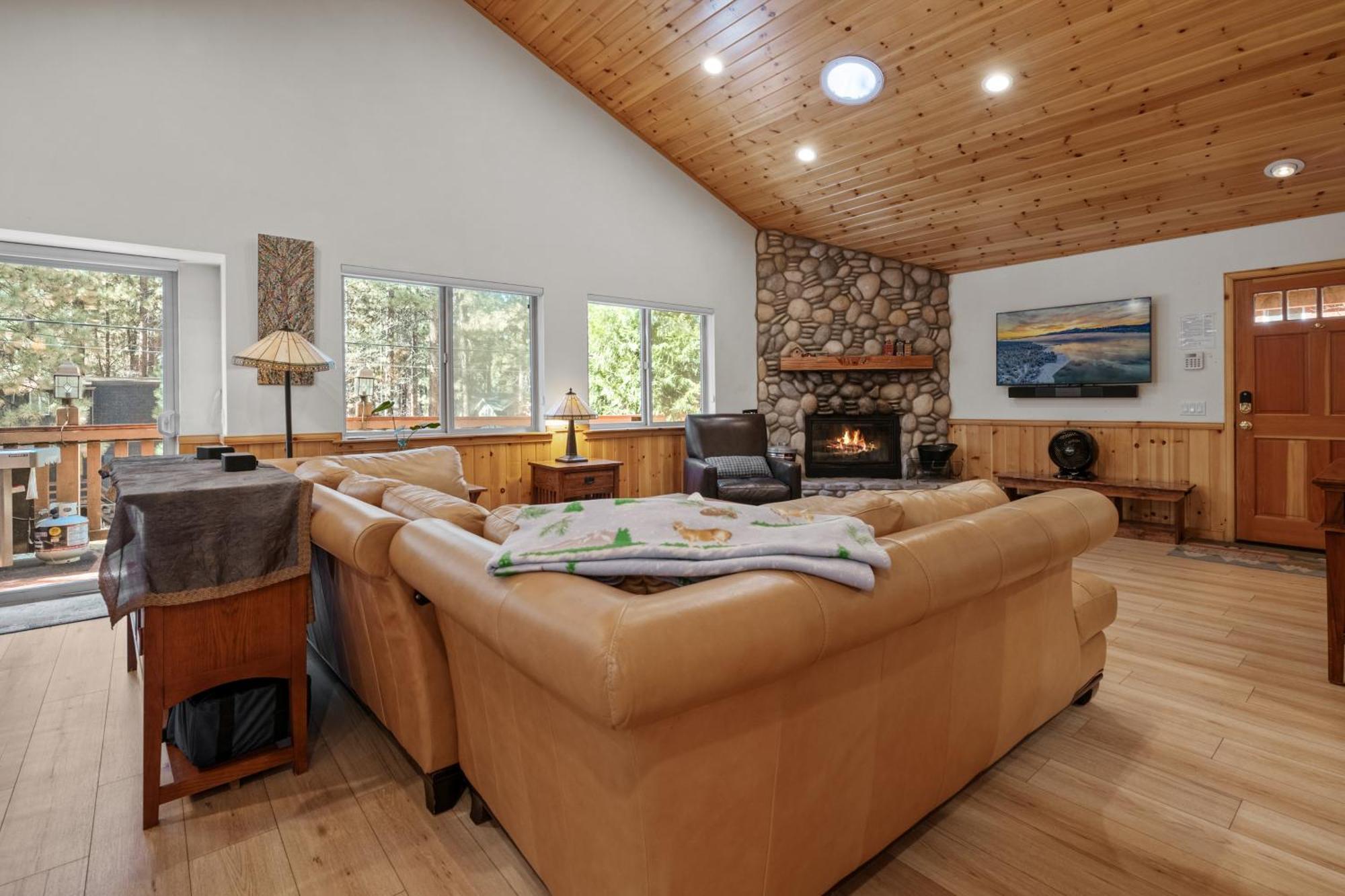 Treetop Bearadise - Best Mountain Living In A Nicely Furnished And Decorated Home Big Bear Lake Exterior photo